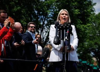 Casa Blanca acusa a prensa y oposición por violencia política en Estados Unidos Casa Blanca acusa a prensa y oposición por violencia política en Estados Unidos