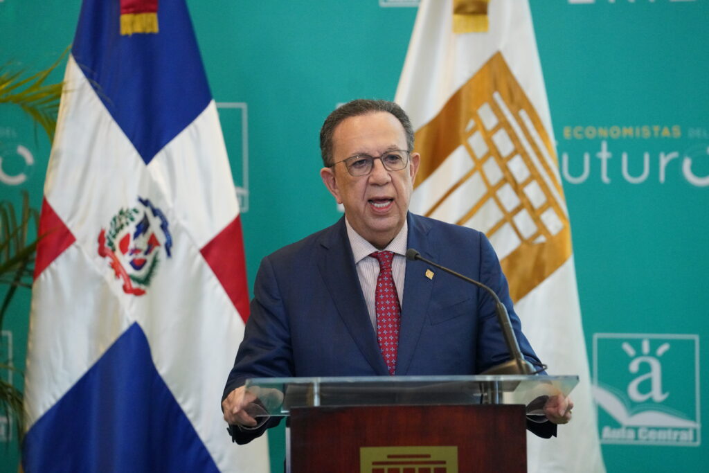 Banco Central premia talento joven en competencia 'Economistas del Futuro'
