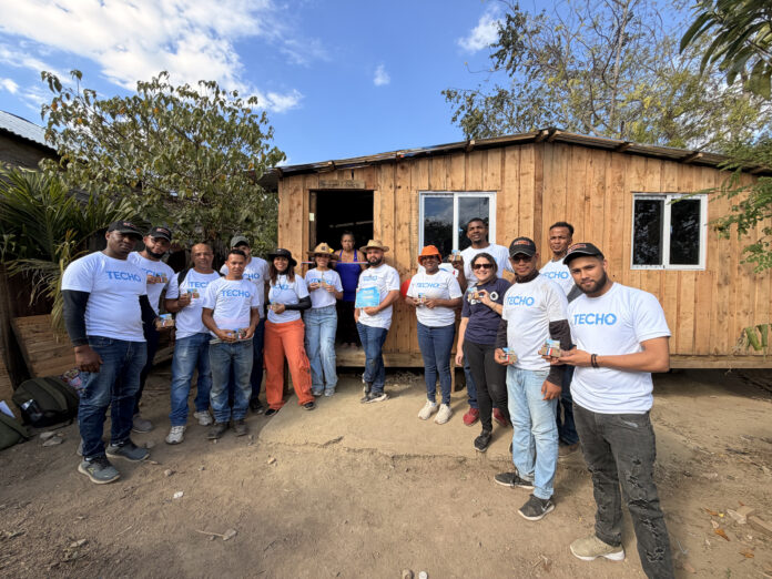 Bellón y TECHO construyen vivienda en Santiago como parte de iniciativa de impacto social