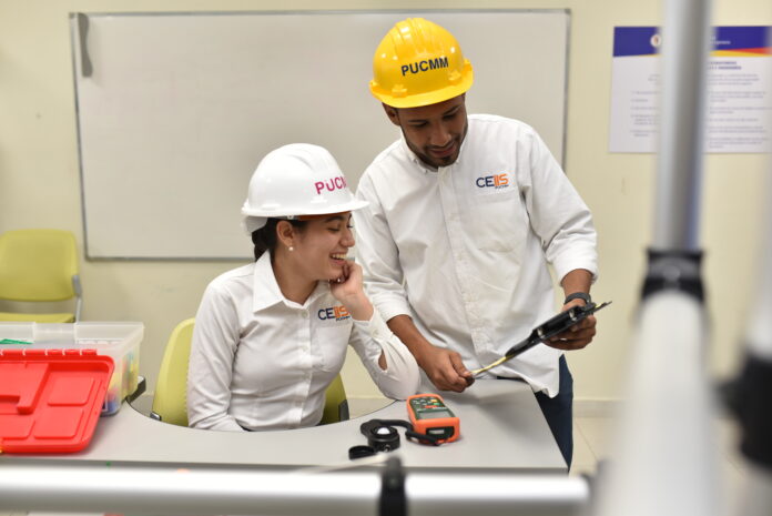 PUCMM reporta 97 % de empleabilidad entre sus egresados en República Dominicana