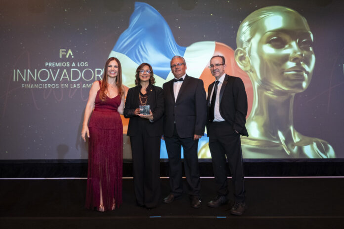 Banco BHD recibe premio platino por su programa de educación financiera en las Américas