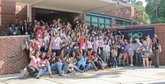 Escuelas de Estados Unidos abren vacantes para docentes dominicanos en primaria, ciencias y educación especial