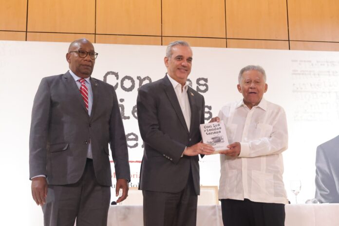 Juan Bolívar Díaz presenta memorias sobre 50 años de periodismo y defensa democrática