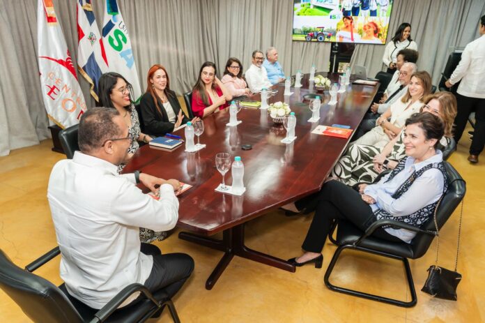 Centro León y Universidad ISA fortalecen alianza para promover educación, cultura y desarrollo comunitario