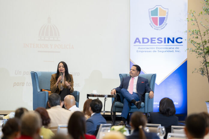 Adesinc destaca el aporte económico de la seguridad privada y aboga por una ley para modernizar el sector
