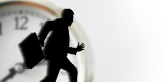 El ‘burnout’ silencioso de los periodistas: Cuando las noticias y el exceso de trabajo dejan heridas