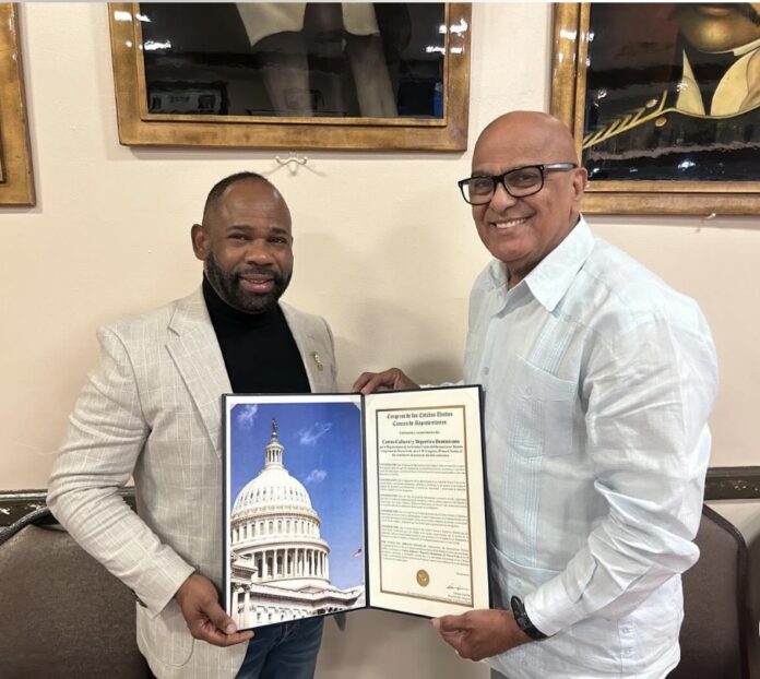 Congreso de Estados Unidos reconoce la trayectoria y aportes del periodista dominicano José Rosario