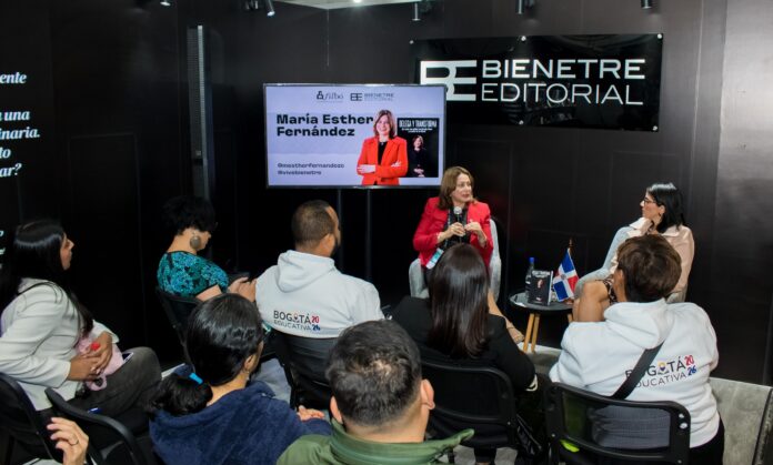 María Esther Fernández presenta su libro 'Delega y transforma' que promueve un liderazgo más efectivo