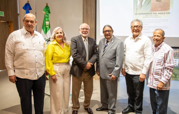Frank Espino presenta su nuevo libro 'La humanidad del siglo XXI. Crisis y Transformación'