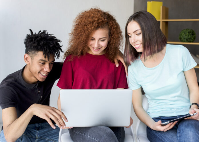 Los jóvenes comienzan a ver los algoritmos como espejos emocionales