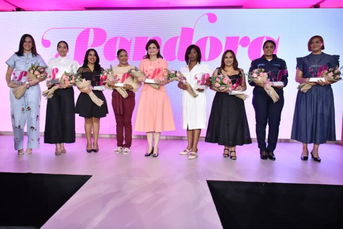 Revista Pandora celebra “Esencia de Madre” con una emotiva velada de reconocimiento a la maternidad dominicana