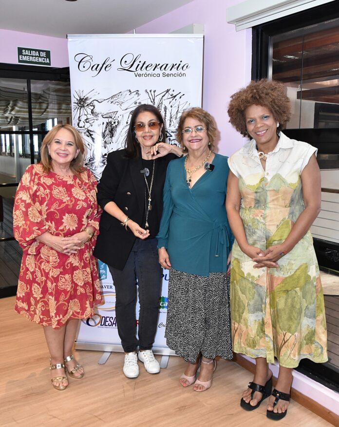 Olga Lara presenta Sonetos en la menor en una nueva edición del Café Literario de Verónica Sención