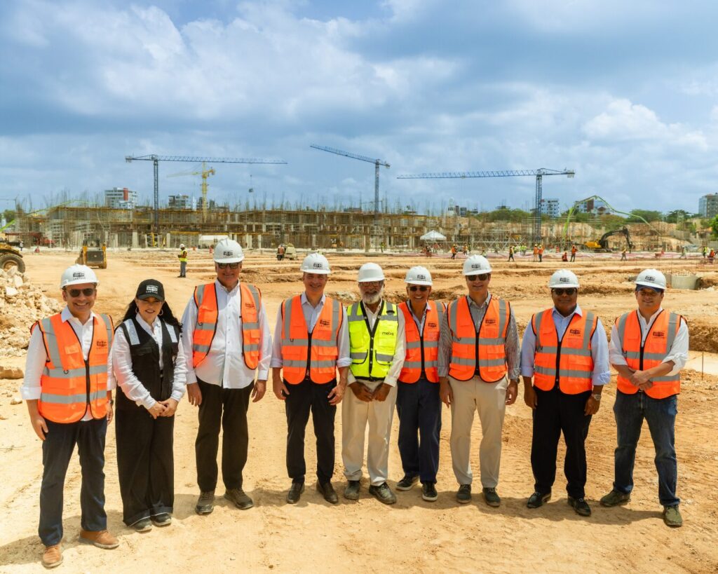 Banco Popular constata avances de City Center en Santo Domingo Este