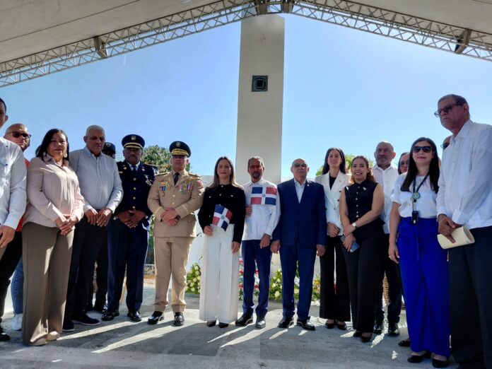 Foto 1 Autoridades civiles y militares encabezaron el acto en el Monumento Batalla La Barranquita. Efemérides Patrias conmemora el 110 aniversario de la Batalla de La Barranquita