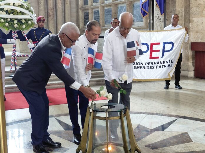 Efemérides Patrias honra el legado de Pedro Henríquez Ureña en el 142 aniversario de su natalicio