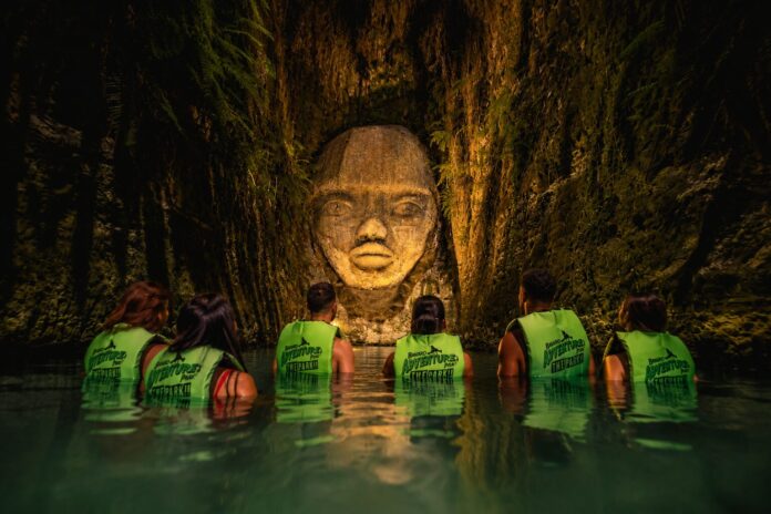Bávaro Adventure Park lanza la primera experiencia nocturna en un río subterráneo de Punta Cana