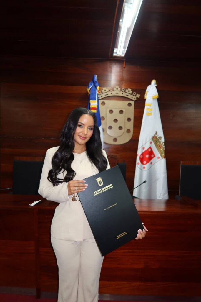 Zuleika Viera es declarada Hija Meritoria de Santiago