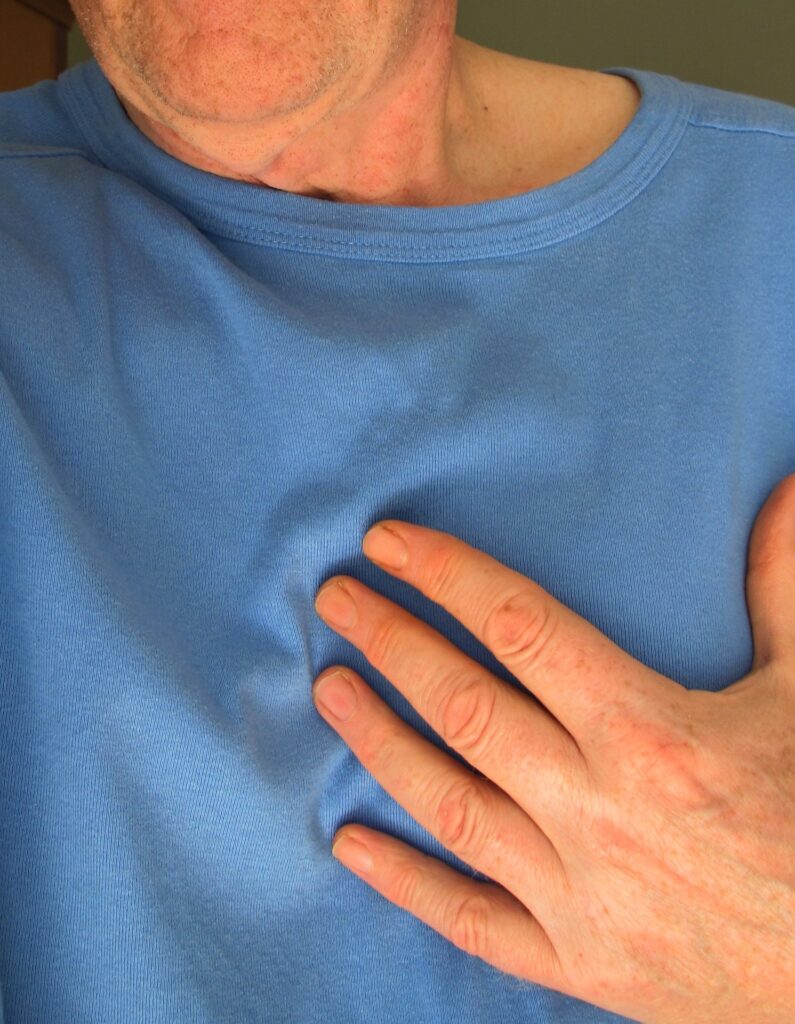 Corazón acelerado o latidos irregulares pueden ser señales de arritmia