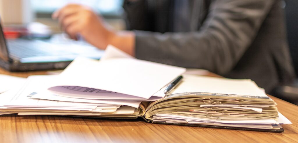 La incertidumbre laboral impulsa el fenómeno de las situationships en el trabajo