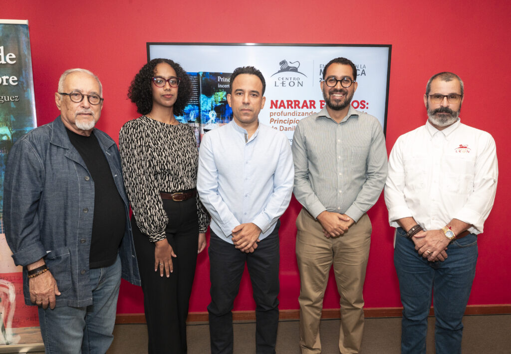 Centro León realiza conversatorio sobre literatura e incertidumbre