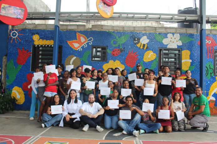 Fundación José Antonio Llorente enfocará su nueva etapa en el bienestar digital de los jóvenes