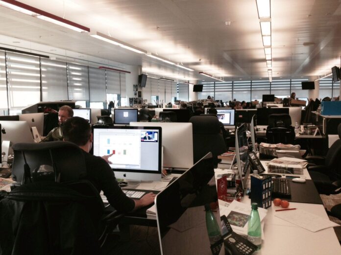 Los medios crean nuevos perfiles para responder a la transformación digital