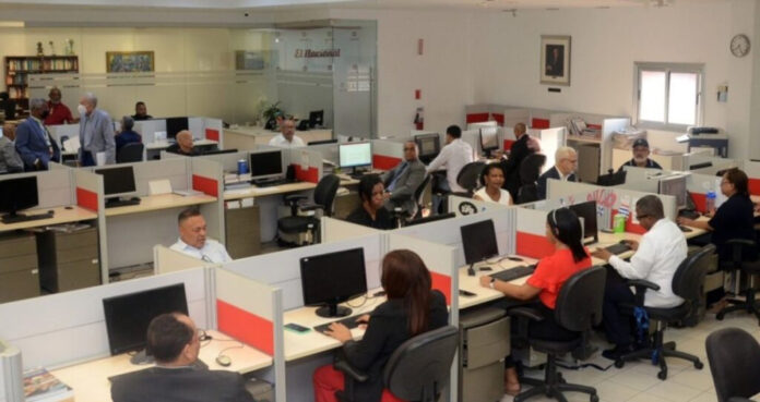 El fin de una etapa para el último vespertino del país