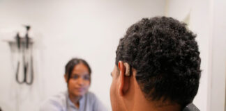 INABIE mejora la audición de más de 660 estudiantes con auxiliares auditivos