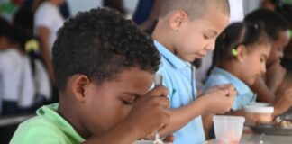 INABIE sirvió más de 230 millones de raciones de frutas durante el año escolar