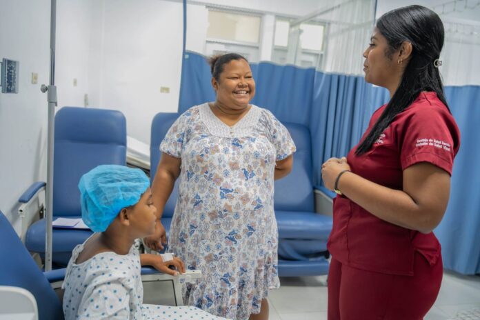 INABIE mejora la salud visual de 13 estudiantes con cirugías especializadas