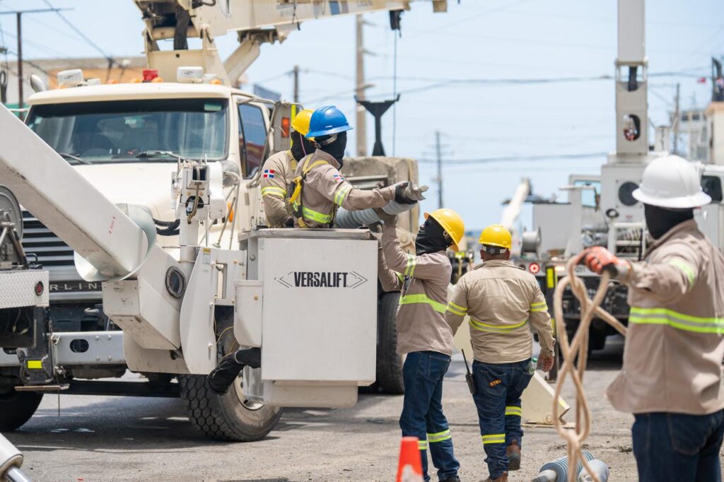 ETED ejecutará la tercera etapa de la reconducción de la línea eléctrica en Puerto Plata