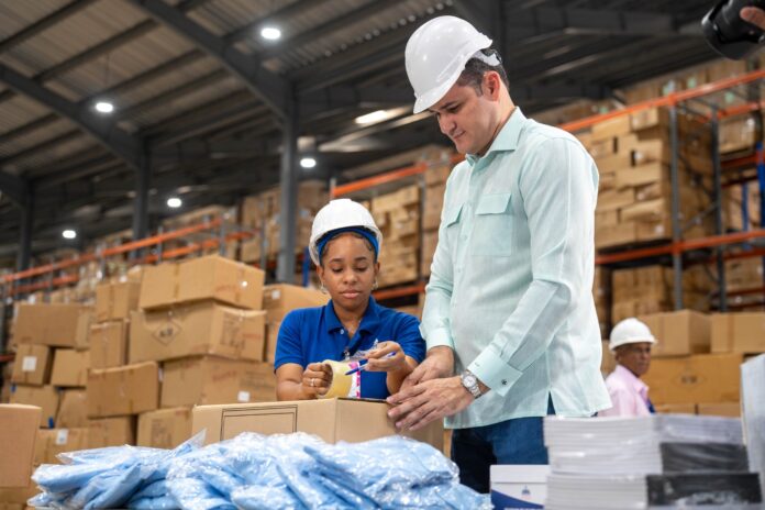 INABIE distribuye el 38 % de los kits escolares para el próximo año lectivo