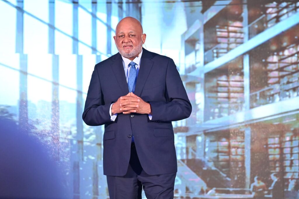 Roberto Fulcar presenta el Instituto del Futuro