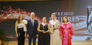 Jatnna Tavárez recibe el máximo reconocimiento del Premio Mujeres que Inspiran