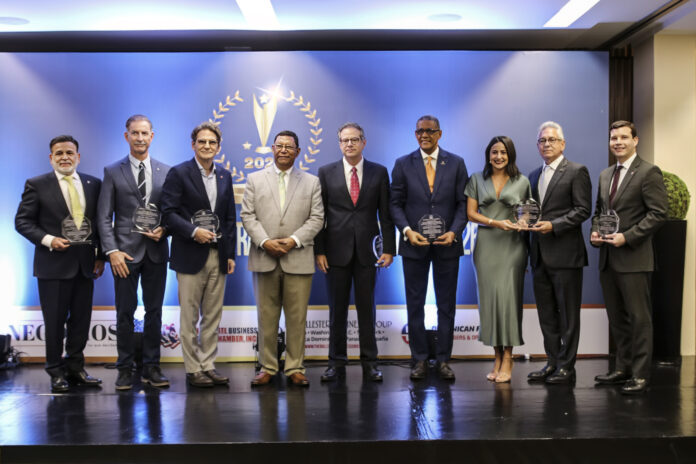 Reconocen trayectorias que impulsan el desarrollo empresarial dominicano