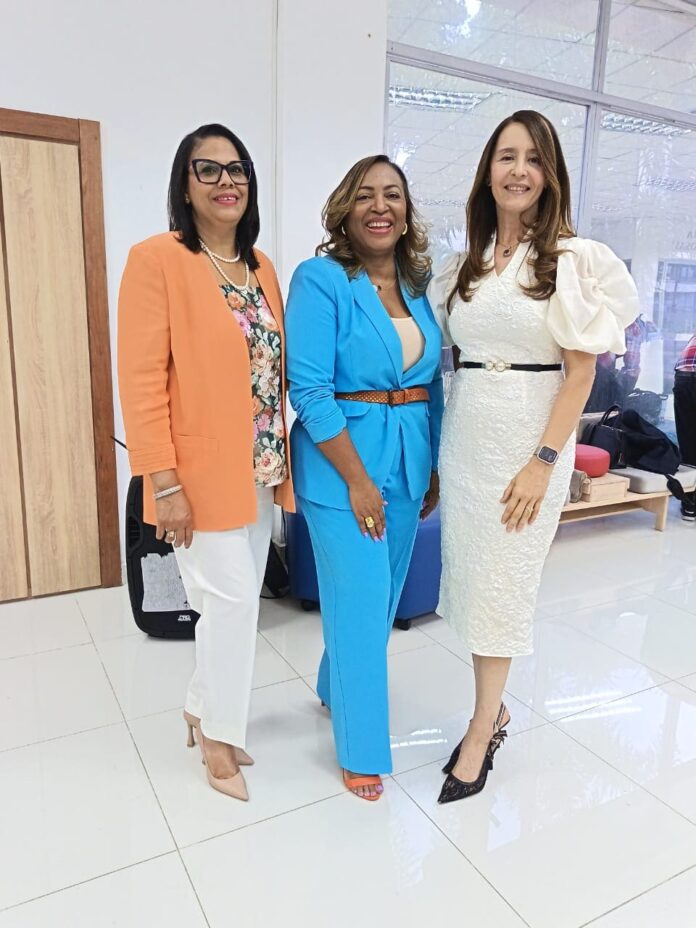 1- FOTO PRINCIPAL - Marcell SIlverio, Irene Morillo y Miriam Batista Atrévete Mujer impulsa el emprendimiento femenino con proyecto internacional en Capotillo
