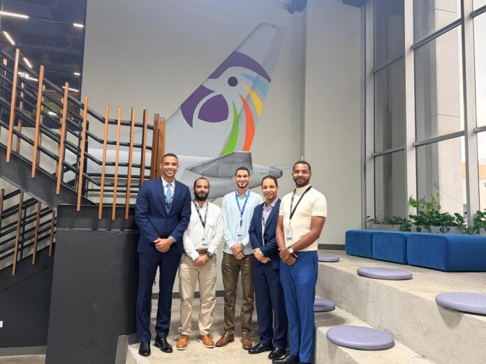 Arajet inicia cuarta edición de su programa de Cadetes para formar pilotos dominicanos