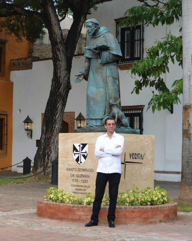 Santo Domingo inaugura escultura de santo Domingo de Guzmán