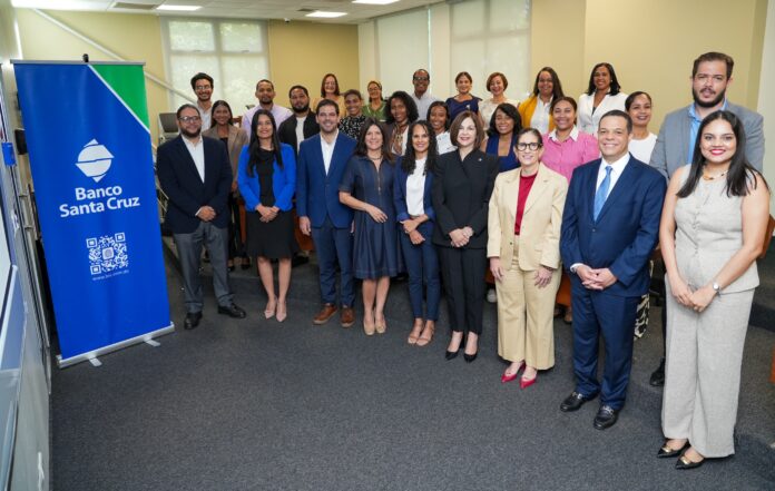 Banco Santa Cruz gradúa primera promoción de curso sobre IA para periodistas