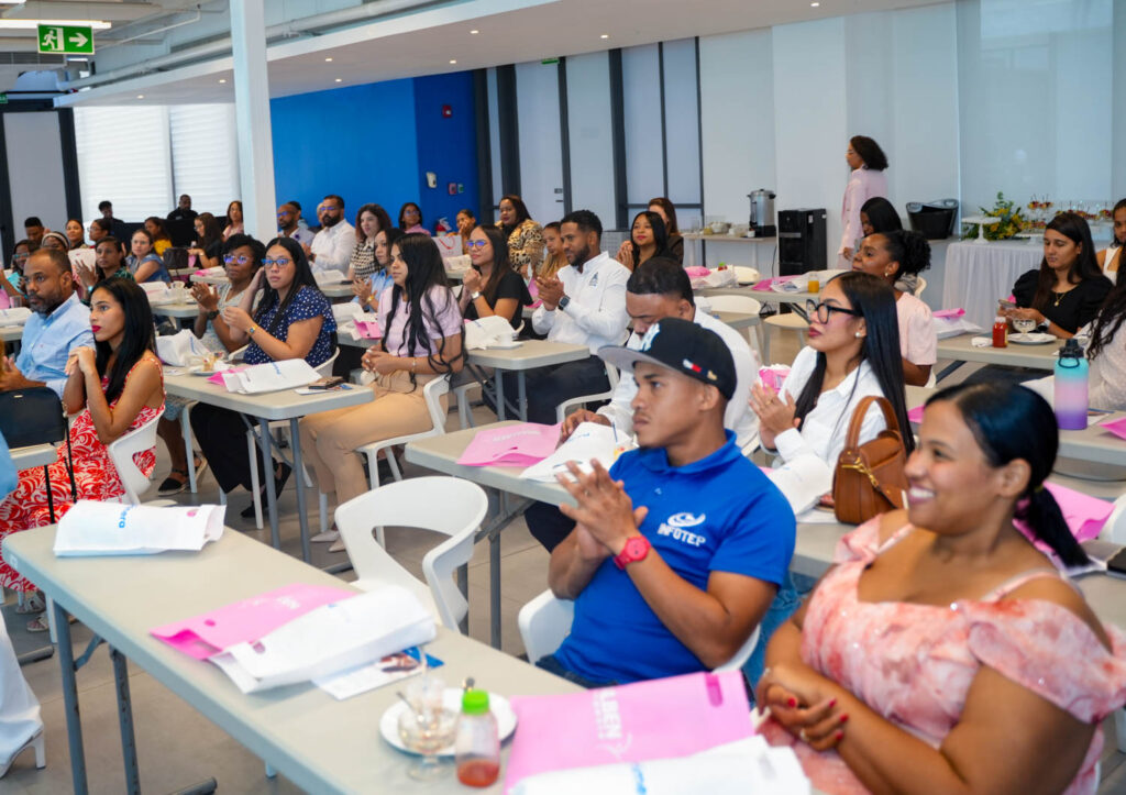ARS Primera promueve la lactancia materna con panel para familias