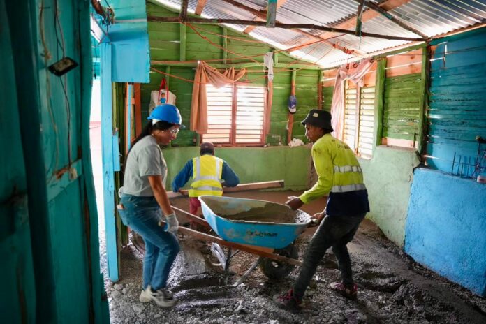 Cementeras destinan RD$38 millones a reemplazar pisos de tierra