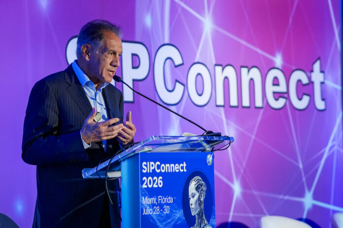 Daniel Hadad advierte que la inteligencia artificial redefine los medios y desafía la democracia