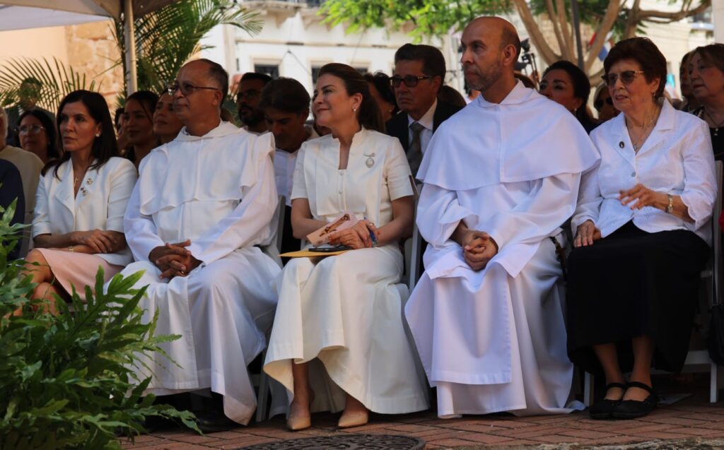 Santo Domingo inaugura escultura de santo Domingo de Guzmán