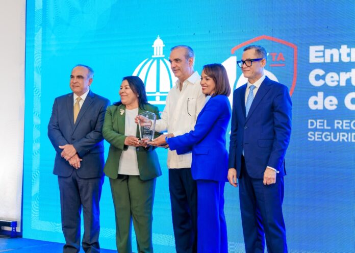 WhatsApp Image 2026-07-22 at 15.20.02 CEDIMAT recibe reconocimiento por seguridad y salud laboral