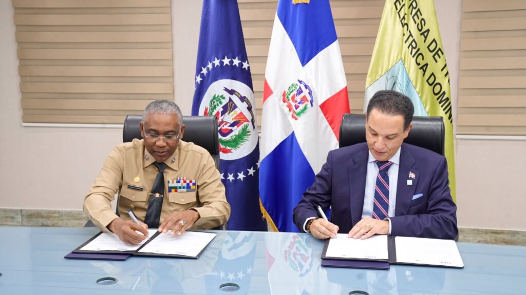 ETED y Armada acuerdan reforzar protección del sistema de transmisión eléctrica