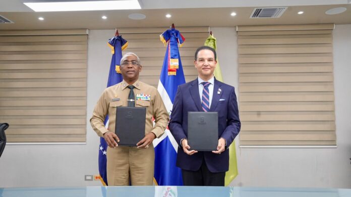 ETED y Armada acuerdan reforzar protección del sistema de transmisión eléctrica