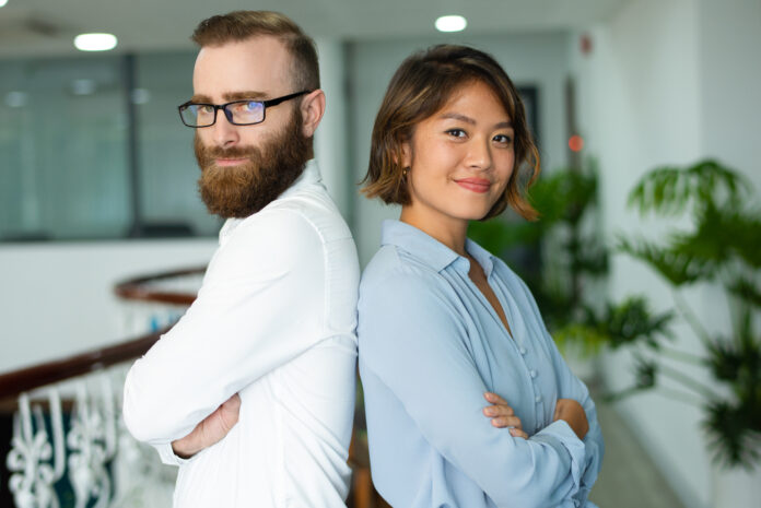 La sociedad todavía espera que los hombres ganen más que sus parejas