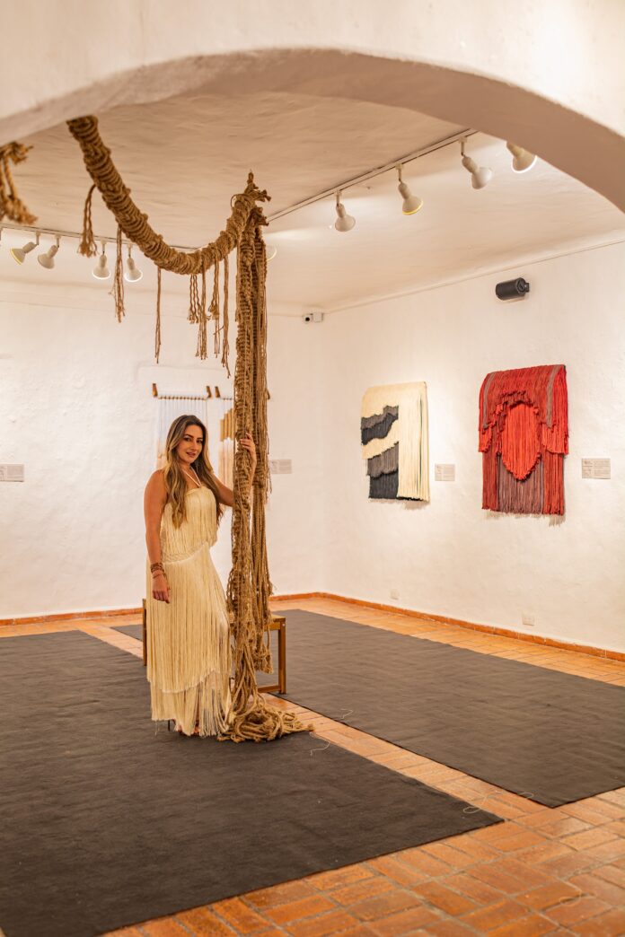 Gilda Strano crea la primera exposición individual de arte textil en República Dominicana
