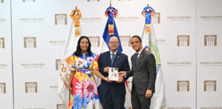 Banco Central dona obras literarias a la Biblioteca Abigaíl Mejía del Ministerio de la Mujer