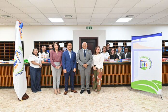 1 Voluntariado del Banco Central impulsa una nueva jornada de útiles escolares para empleados y pensionados